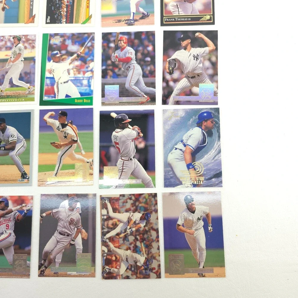 25 Card Baseball Star Lot Several Year Span All Pictured Yount Ripken Bagwell